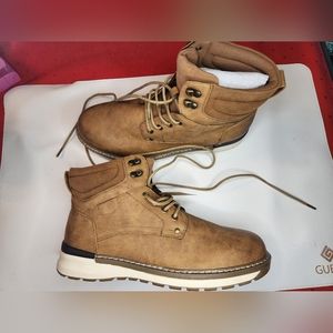 Vostey Men's Chukka Boots Yellow Brown Size 9.5 New with Box